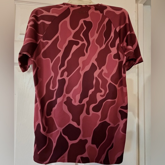 Under Armour Burgundy Camouflage Tee Shirt Size M - Picture 4 of 9